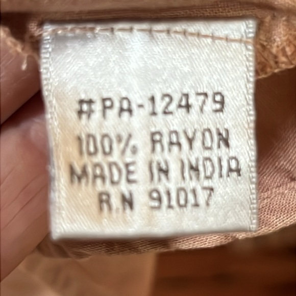 Solitaire NWT Embroidered Top - Picture 6 of 8